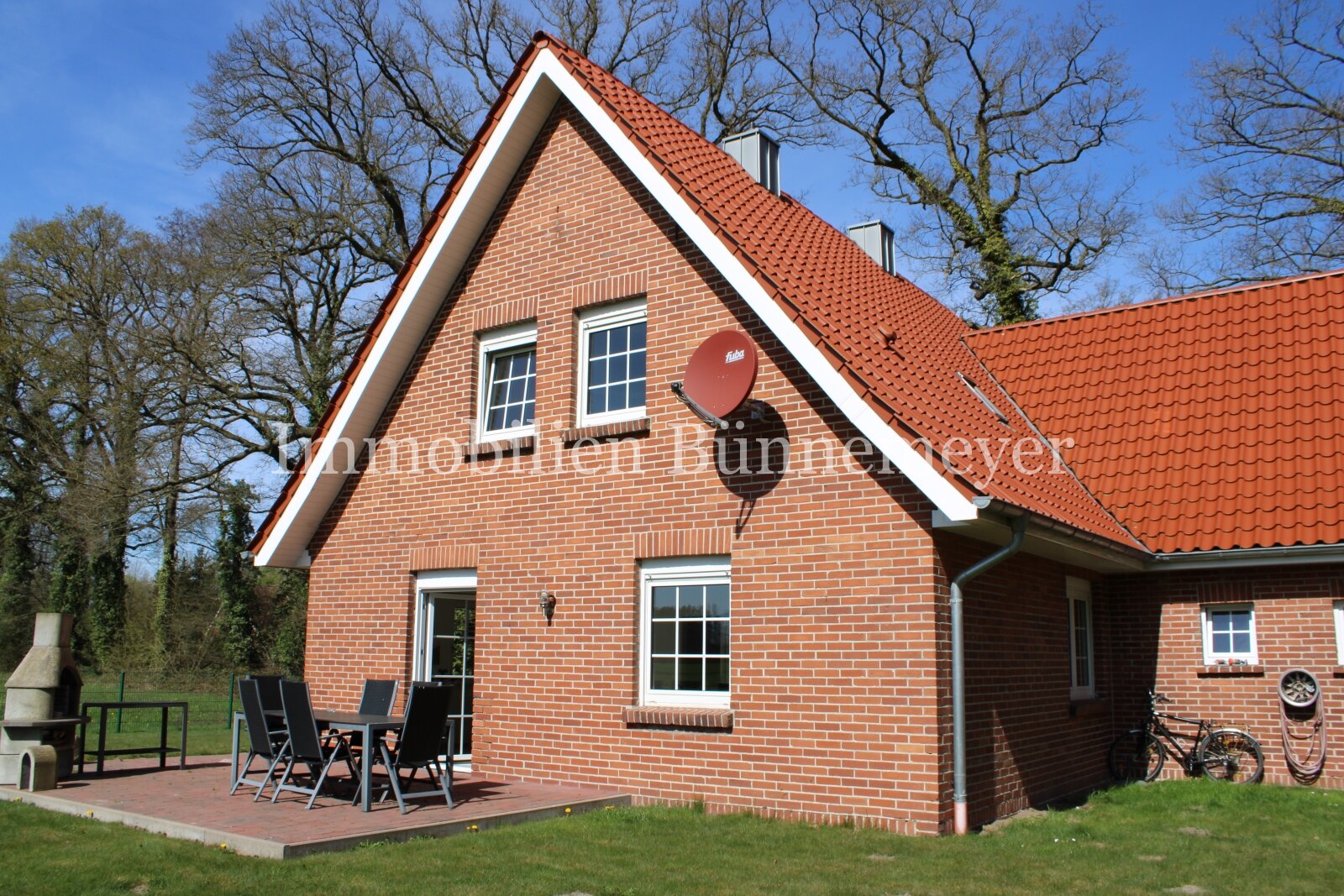 Einfamilien-/Landhaus in ruhiger Lage Einfamilien-/Landhaus in ruhiger Lage