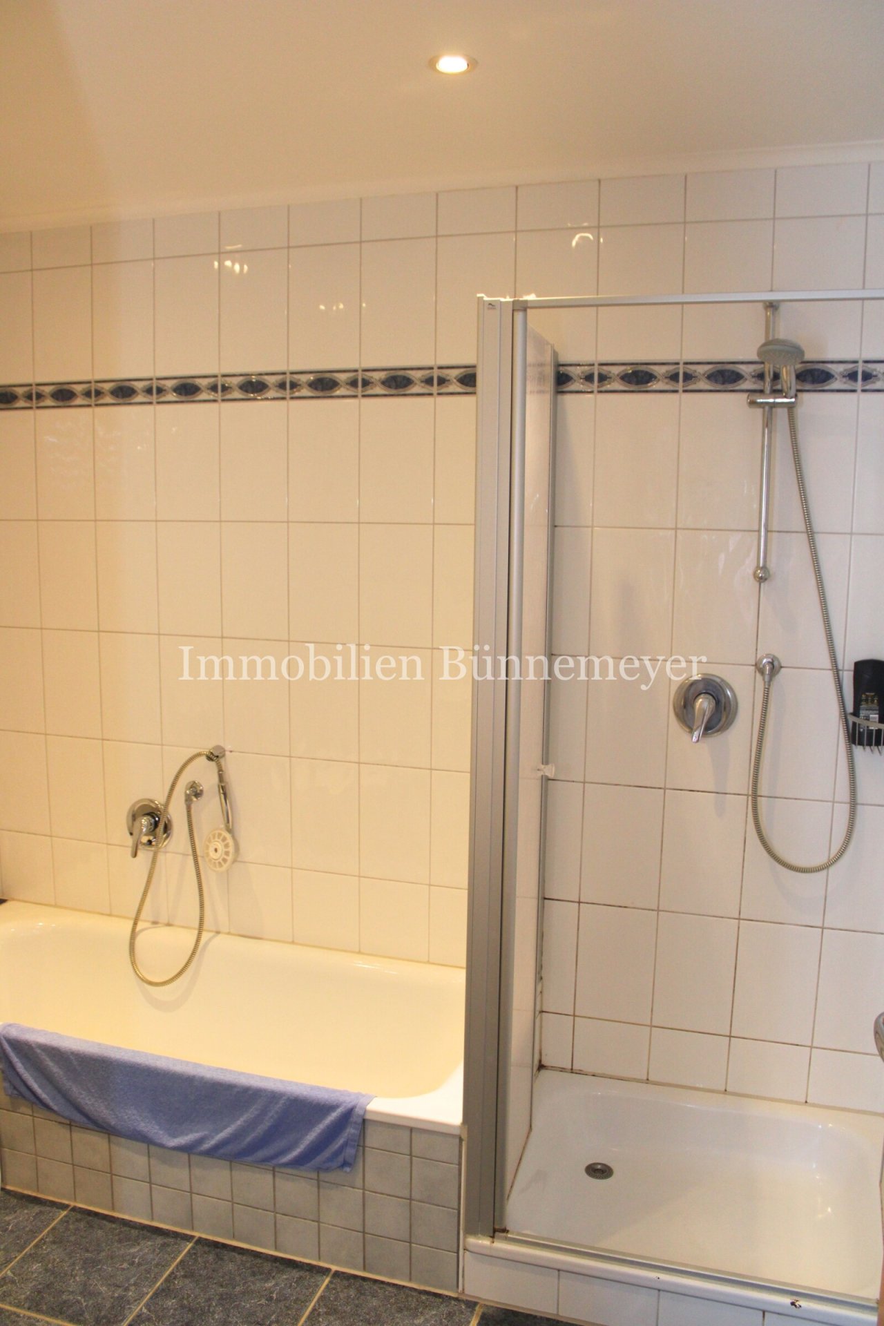 Hauptbadezimmer Hauptbadezimmer